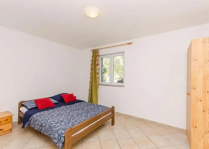 Apartments Mira