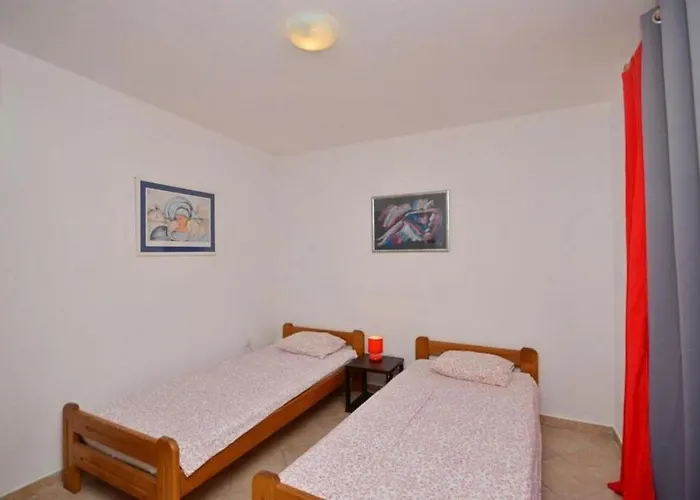 Apartments Mira